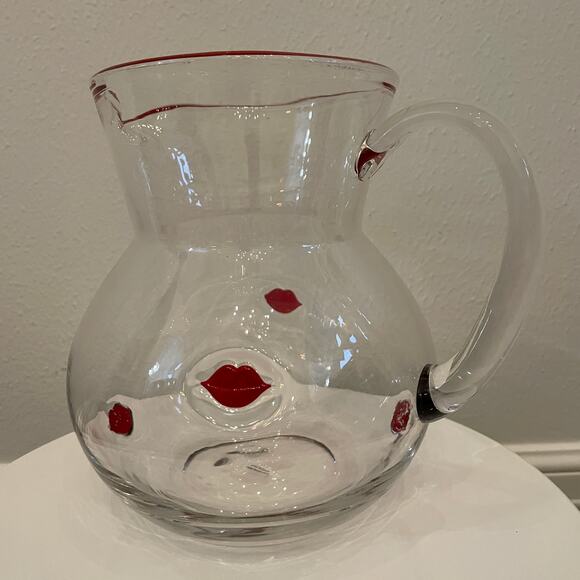 Hearts & Kisses Valentine RED LIPS Glass Pitcher 10in Viral Tik Tok New - Picture 10 of 16